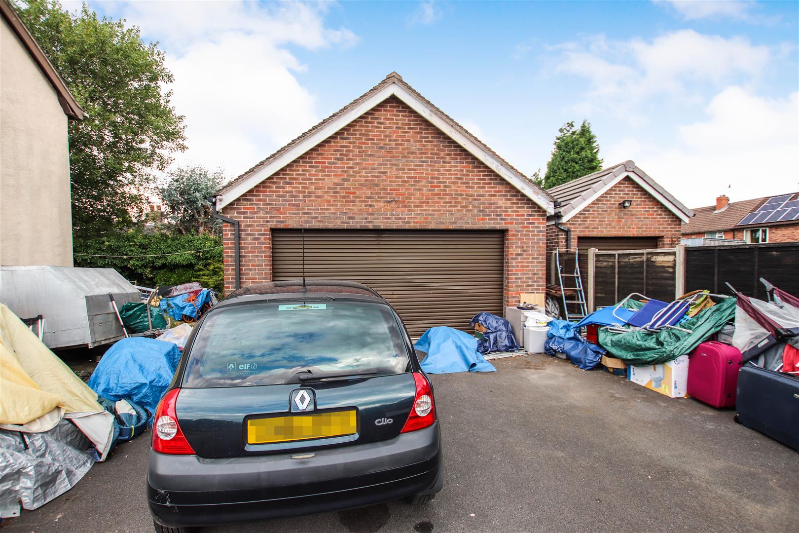 DETACHED TANDEM GARAGE